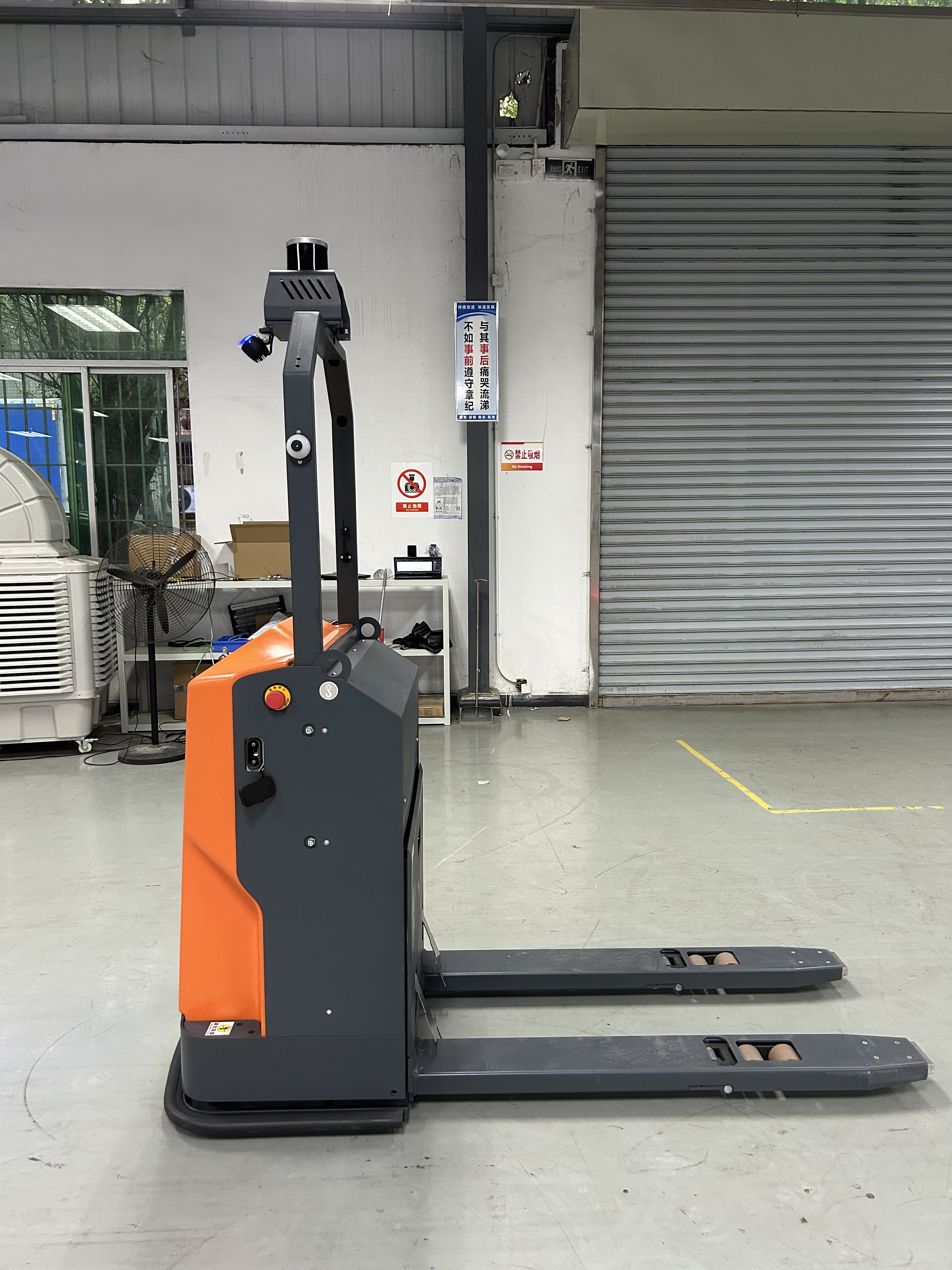 Automatic Forklift FMR：WMF1000-CBD20D