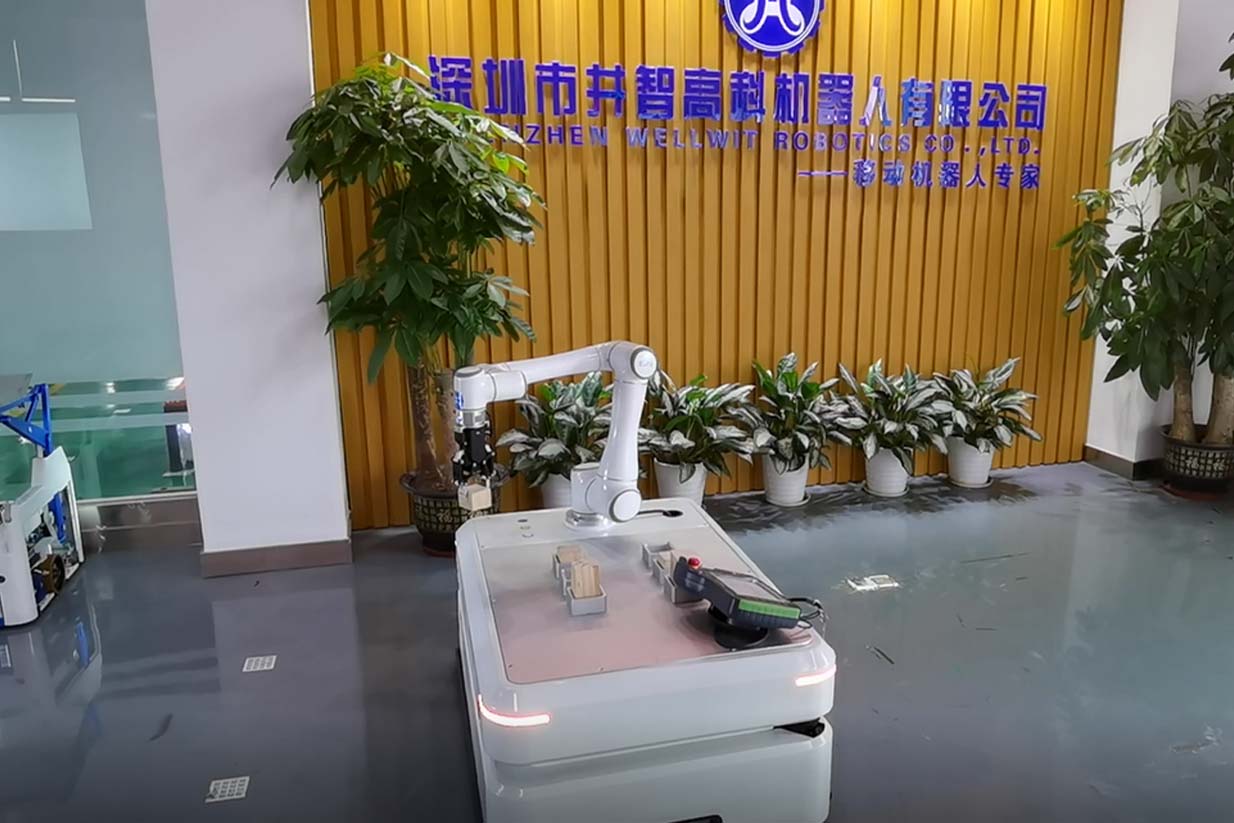 Humanoid Composite Robot:WAR600DS
