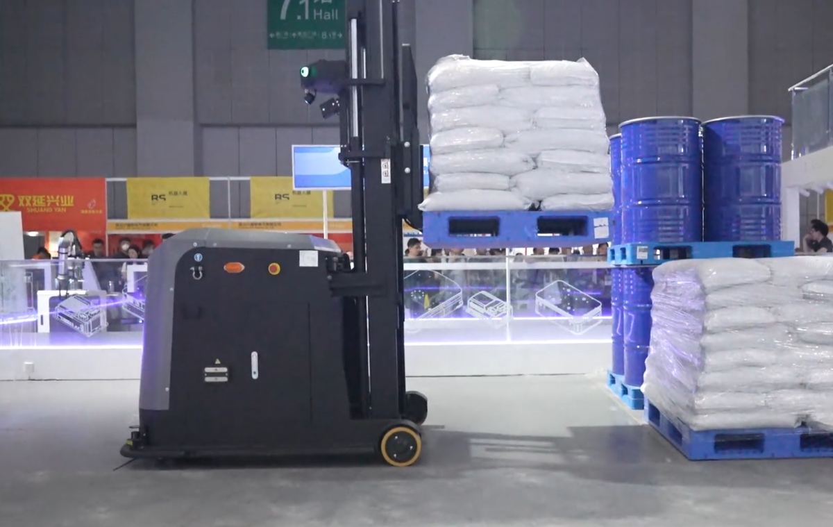 Automatic Forklift FMR：WMF1000-CPD20